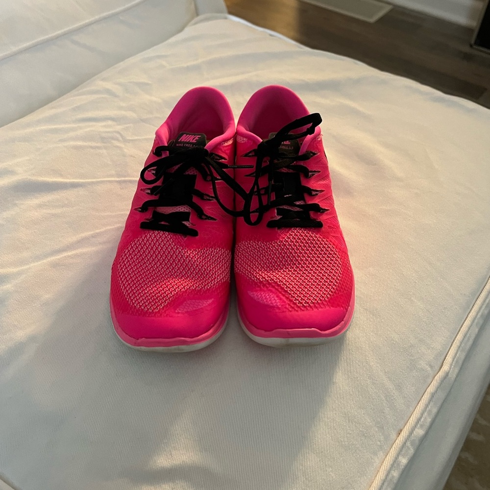 Nikes - Picture 2 of 3